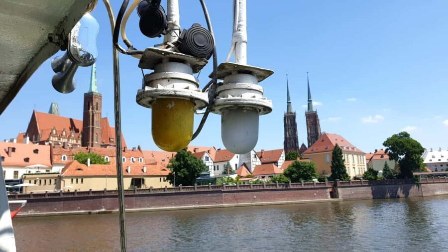 Wrocław: Short City Guided-Walk and Boat-Cruise (2 h) - The 60-minute Odra River cruise: what you’ll see from deck