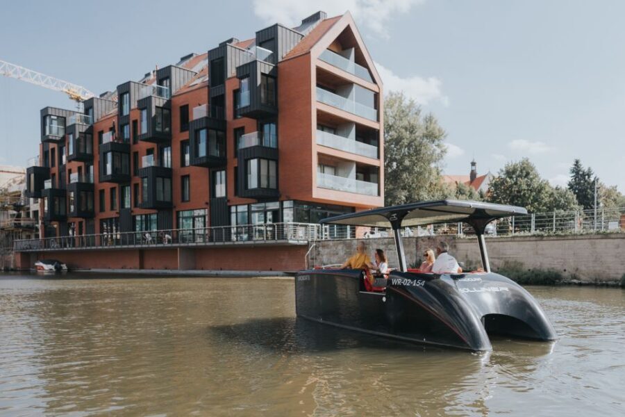 Wroclaw: Solar Catamaran Cruise on the Odra River - Old Town First: Low Bridges and Early City Views