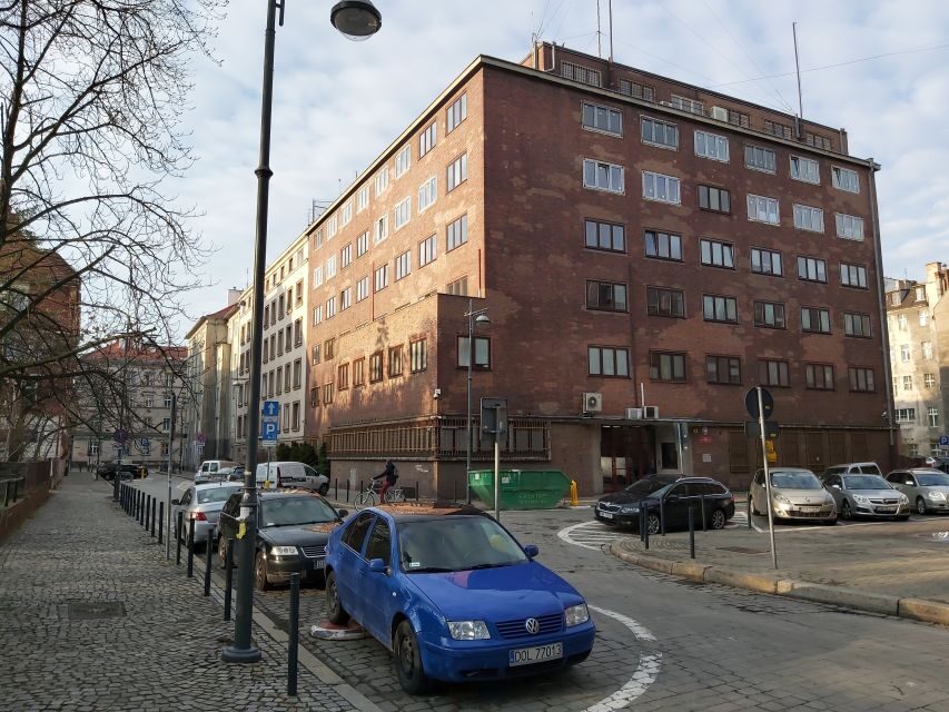 Wroclaw: Third Reich and World War Two Historical Tour - Wolności Square, Churches, and the Rhythm of Everyday Power