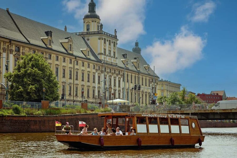 Wroclaw: Ticket for Old Town Christmas Cruise by Heated Ship - Where You Meet and How Not to Miss Boarding
