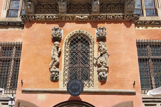 Wrocław’s Old Town: A Self-Guided History Tour - Jaś i Małgosia Twin Houses: Fairy-Tale Faces in Real Streets