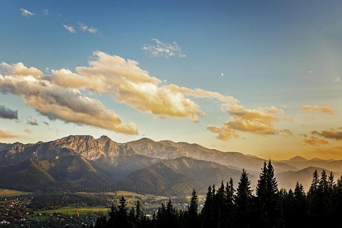 Zakopane and Tatras Mountains Day Tour from Krakow - Why Zakopane feels like a different world from Kraków