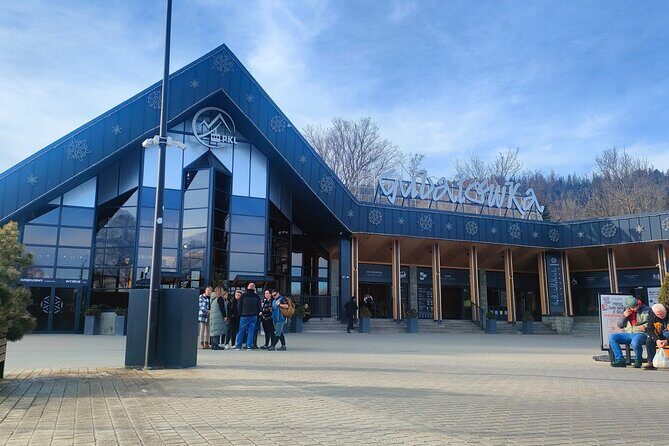 Zakopane and Thermal Pools Tour with Hotel Pickup - Stop 1: Chochołów village and its wooden-house charm