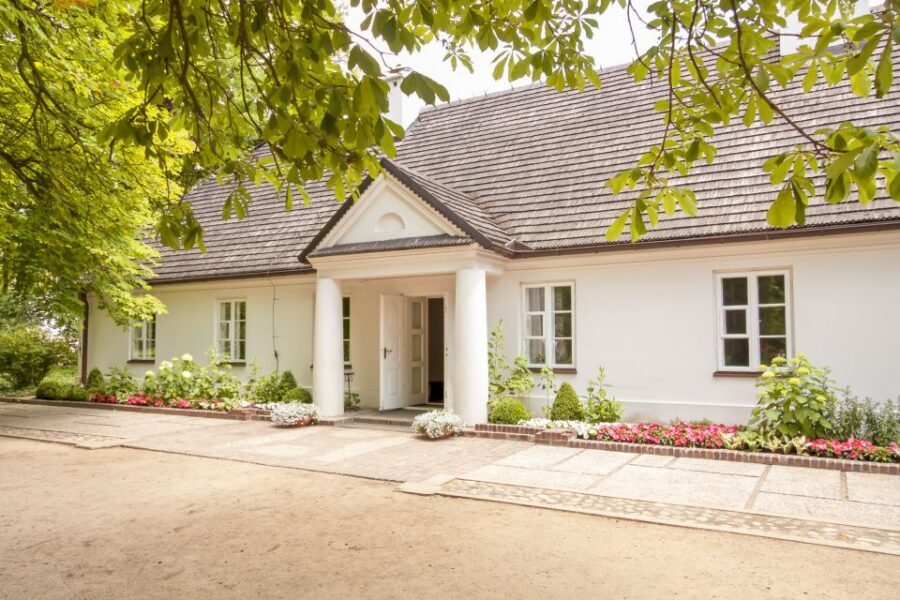 Zelazowa Wola: Frederic Chopin Half-Day Private Tour - From Warsaw to Zelazowa Wola: The Ride Is Part of the Tour