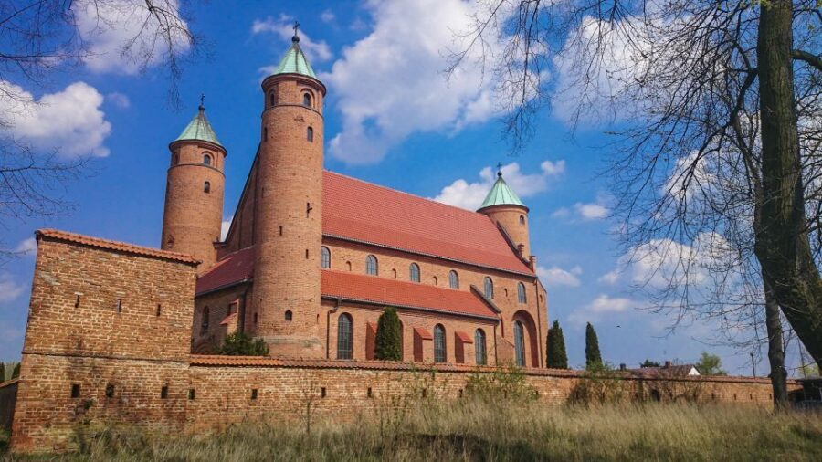 Zelazowa Wola: Frederic Chopin Half-Day Private Tour - Brochow’s Parish Church: A 16th-Century Fortified Stop With Family Connections